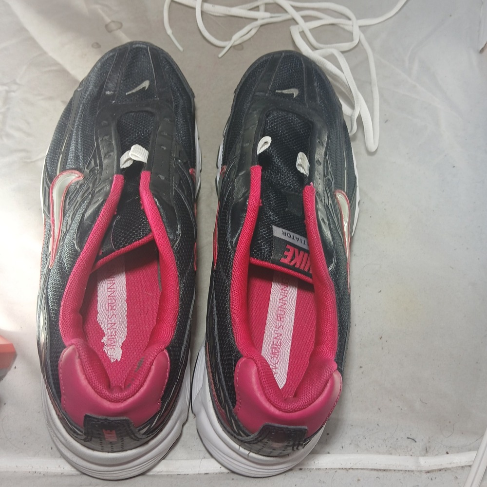 Nike Initiator Running Shoes 10 Black Pink Silver Y2K‎ Retro Dad Sneakers - Picture 9 of 12